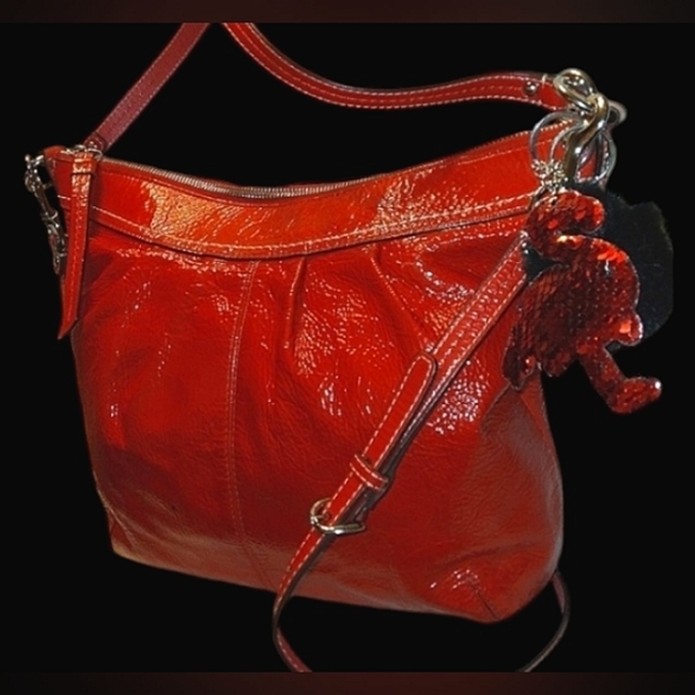 Vintage COACH Soho Bright Red Pleated Convertible Patent Hobo Crossbody Hobo